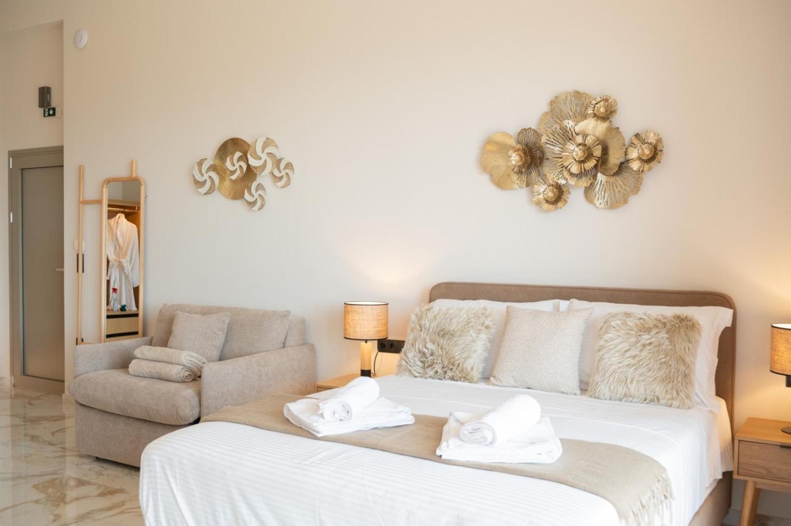 Petradi Suites Kalamata Ngoại thất bức ảnh