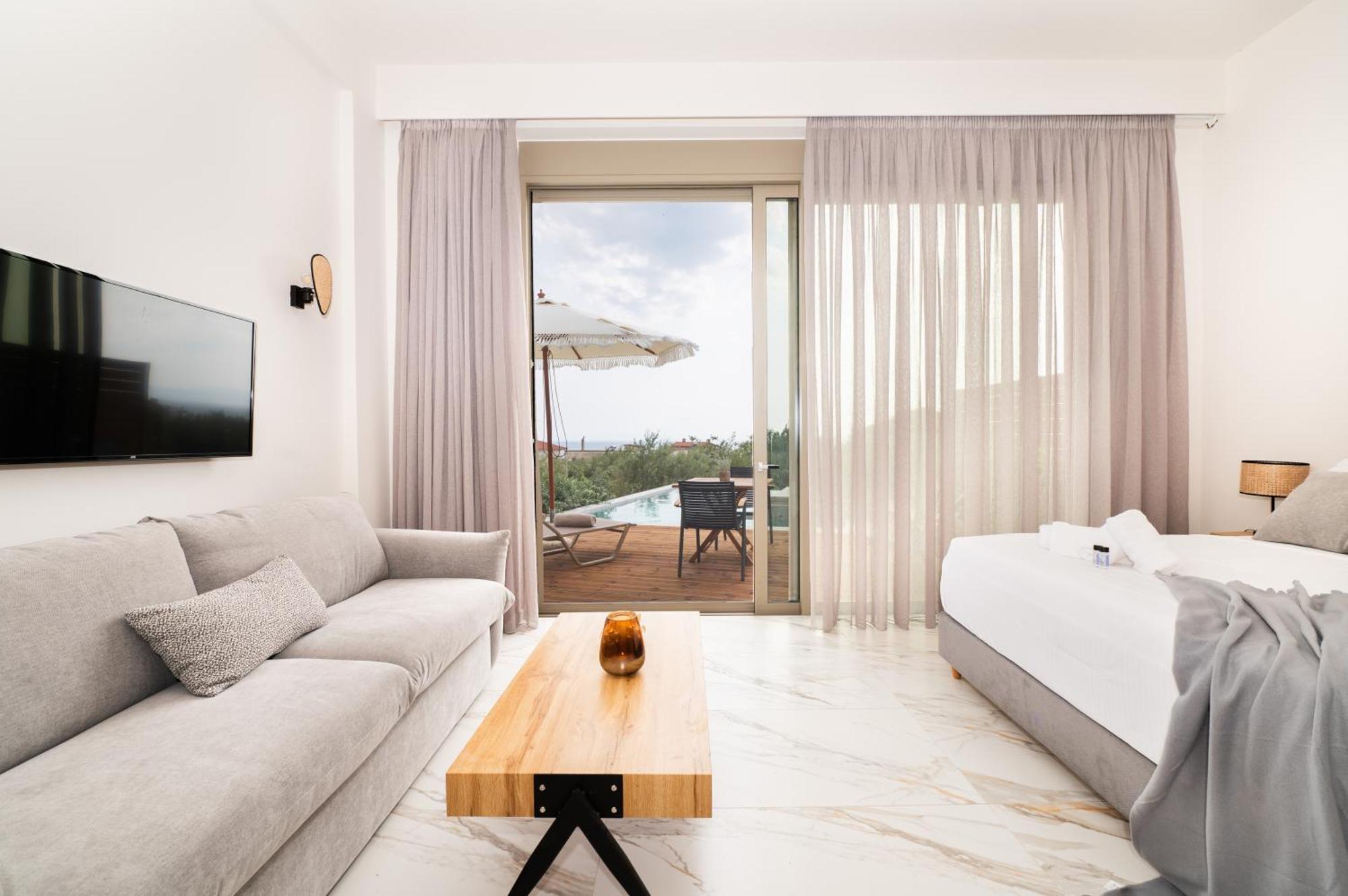 Petradi Suites Kalamata Ngoại thất bức ảnh