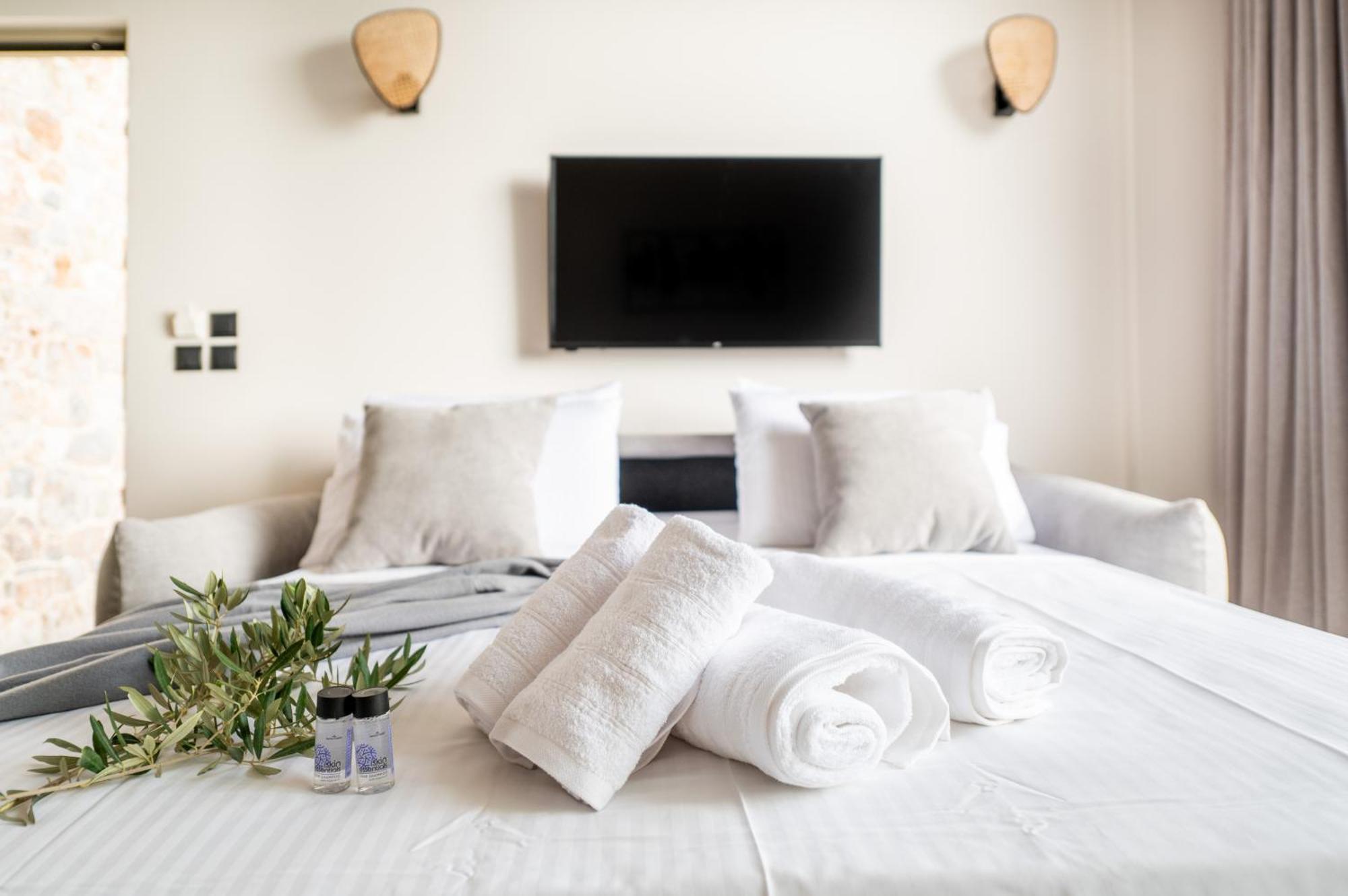 Petradi Suites Kalamata Ngoại thất bức ảnh